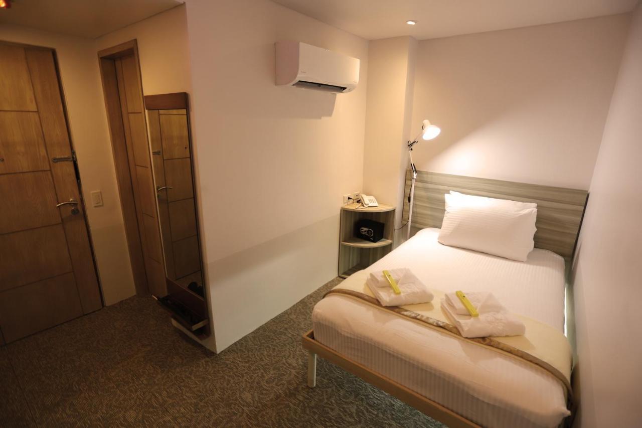 1010 Hotel Muntinlupa City Zewnętrze zdjęcie